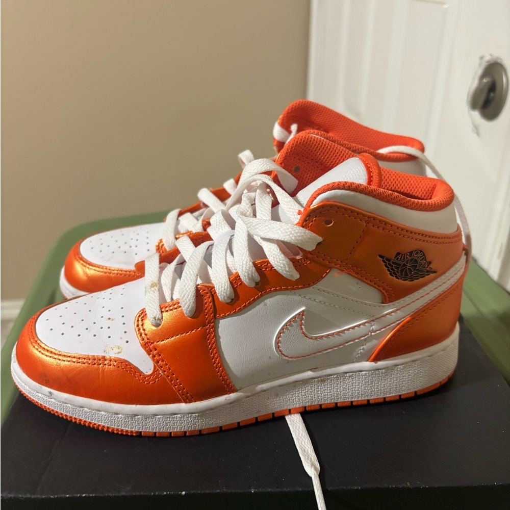 Jordan Kids Sneakers in Orange and White